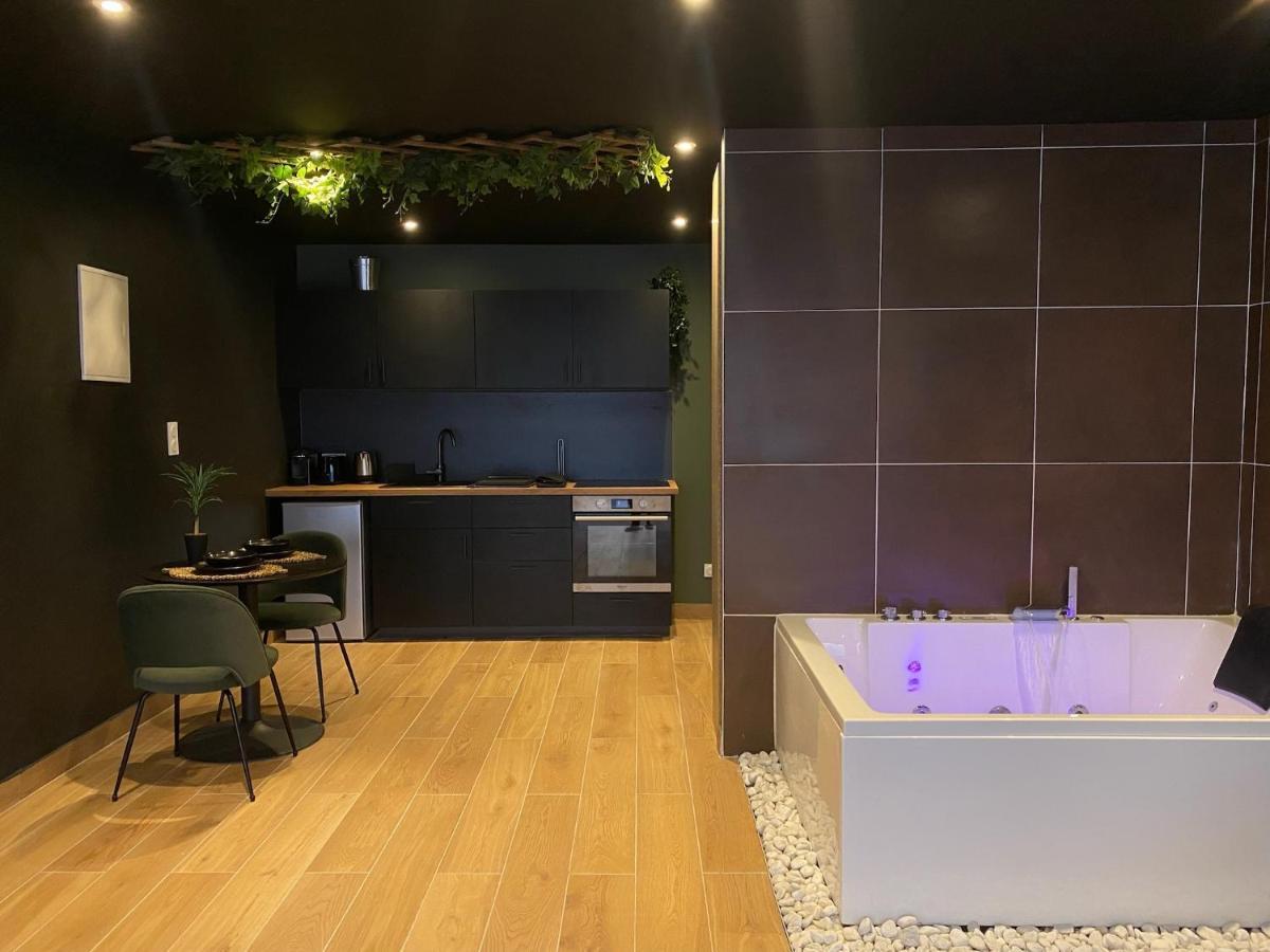 Junglia Suite - Spa & Cine Bourg-en-Bresse Dış mekan fotoğraf