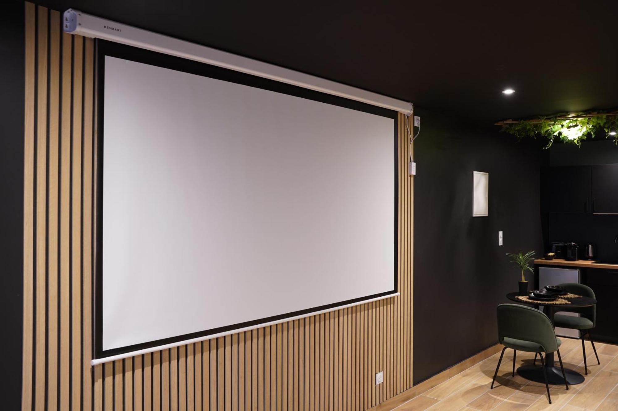 Junglia Suite - Spa & Cine Bourg-en-Bresse Dış mekan fotoğraf