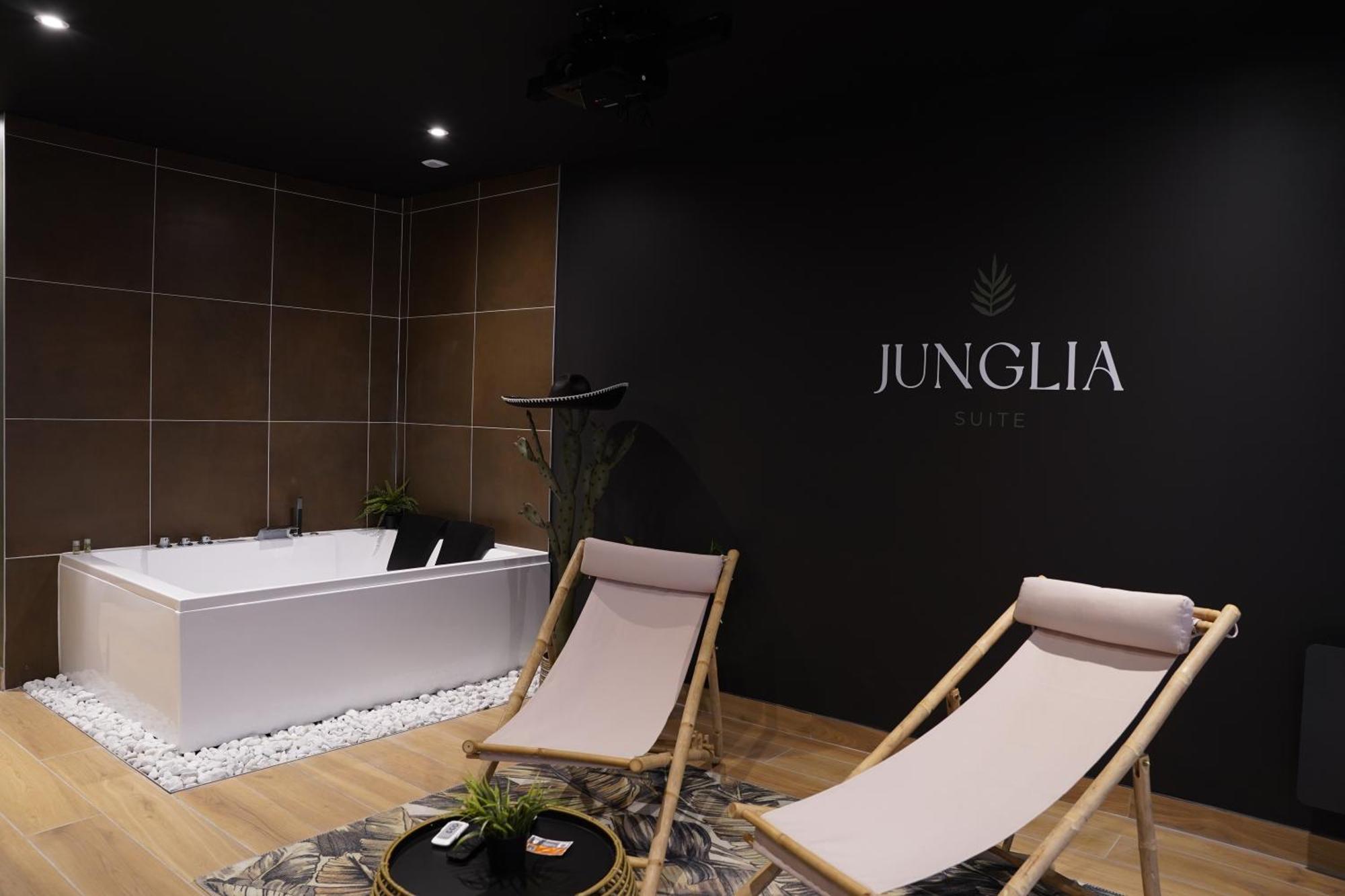 Junglia Suite - Spa & Cine Bourg-en-Bresse Dış mekan fotoğraf